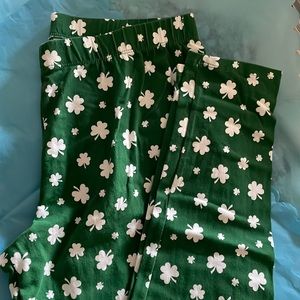 Leggings, green with white shamrocks